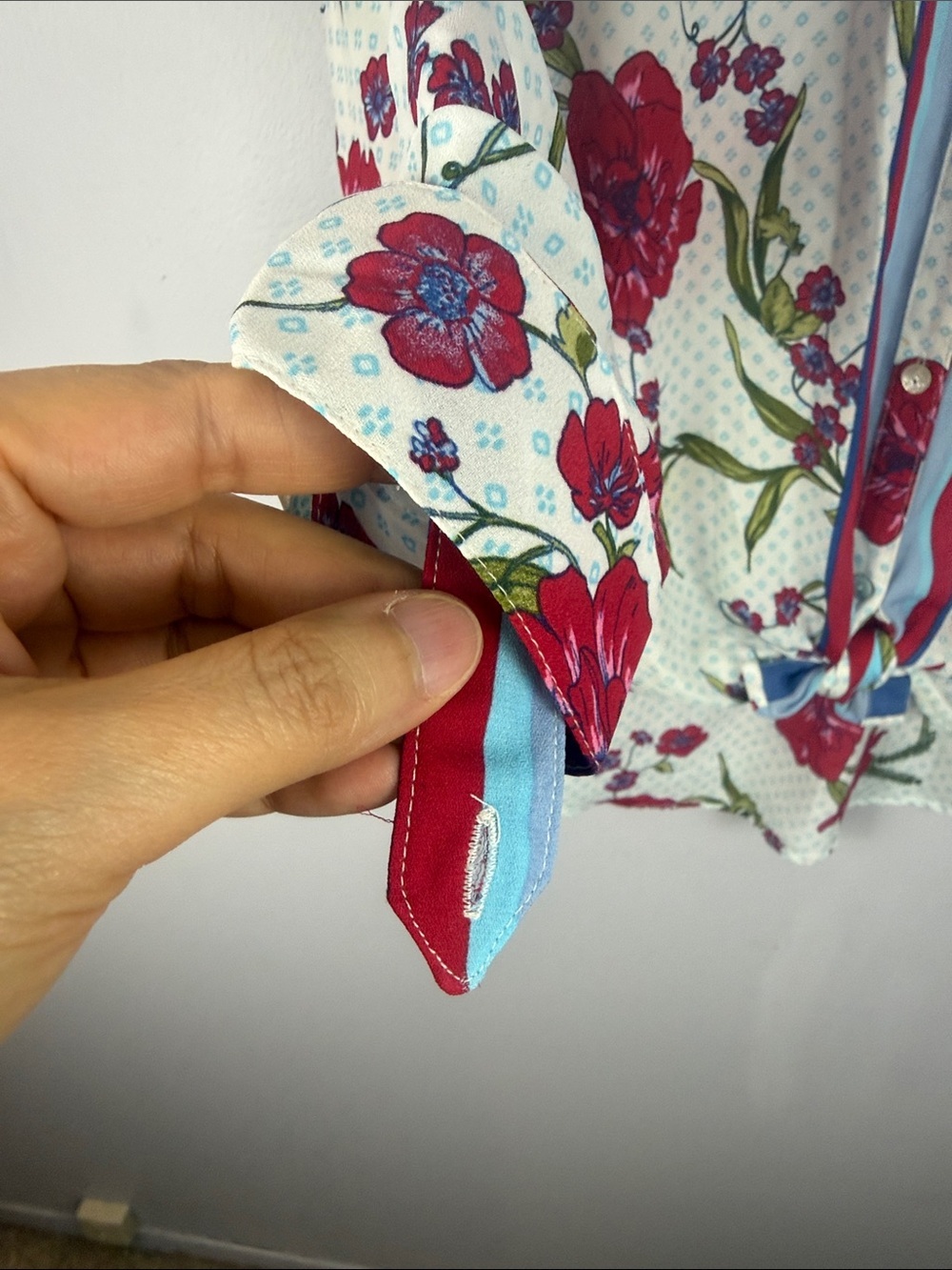 Figueroa & Flower Button-Front Floral Geometric Tie-Hem Medium Shirt Red Floral - Picture 6 of 12